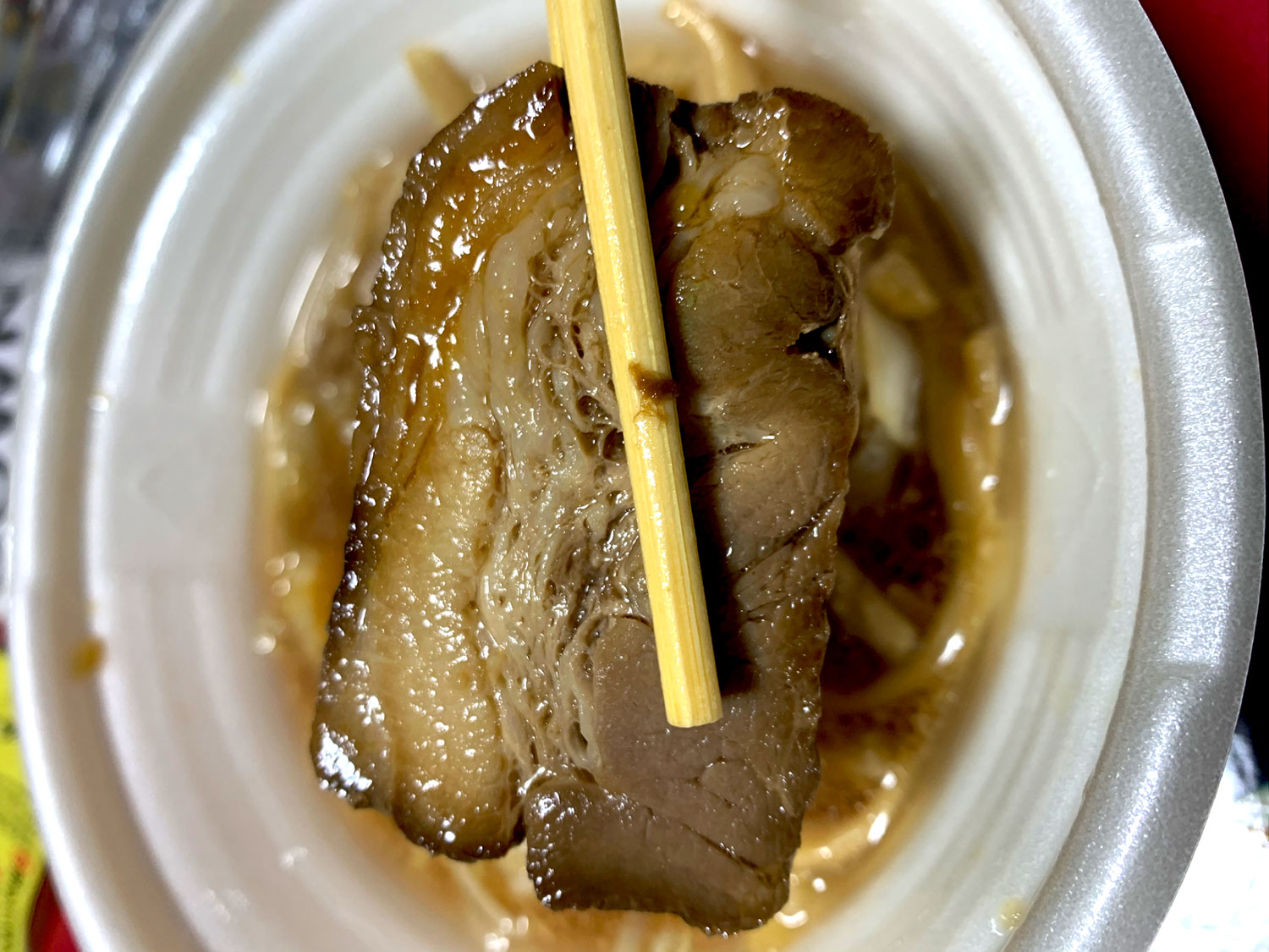 セブン‐イレブン『中華蕎麦とみ田監修 ワシワシ食べる豚ラーメン』 | Photo ©︎西川 聡