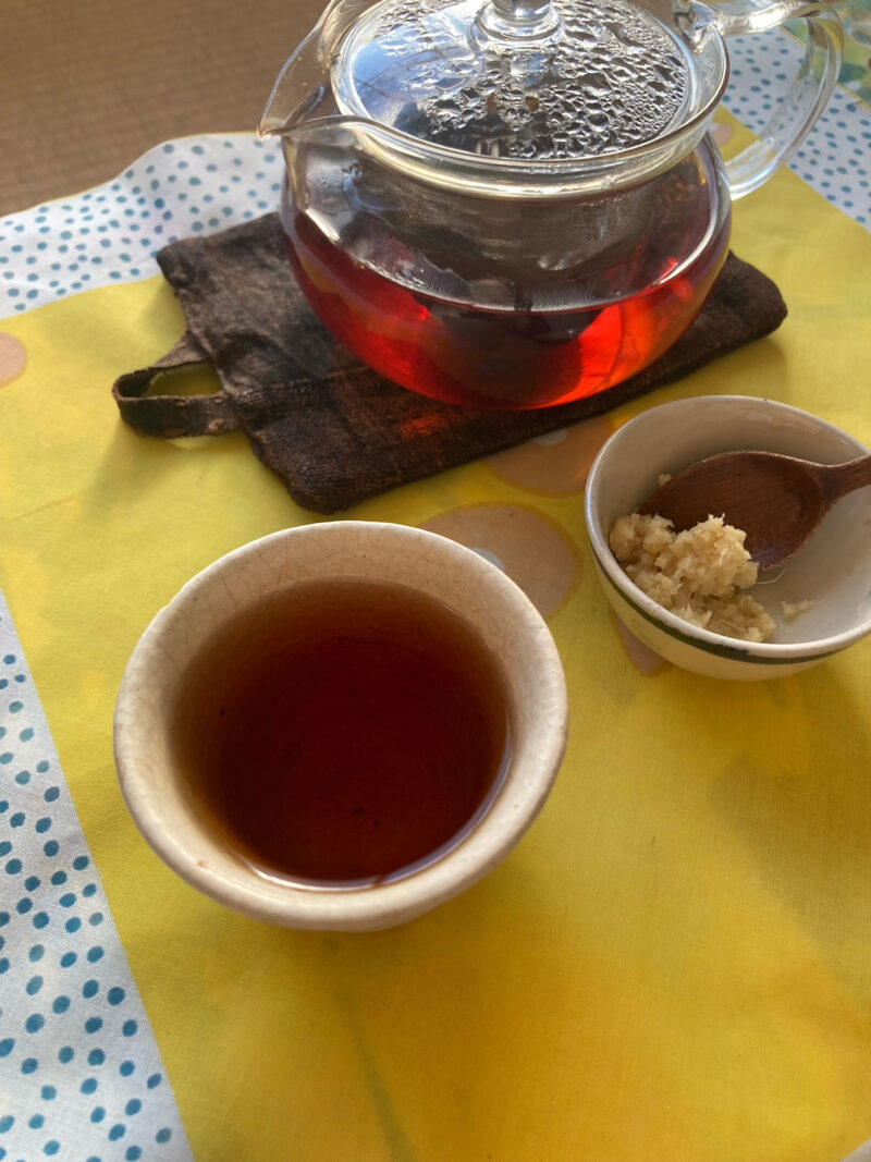 アグネスの5次元パーラー 第16回: 紅茶にショウガと蜂蜜 | Photo ©アグネスパーラー