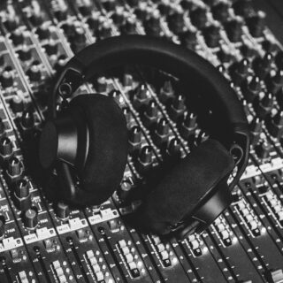 Richie Hawtin + AIAIAI "TMA-2 Studio Wireless+" | Photo ©Jordi Cervera