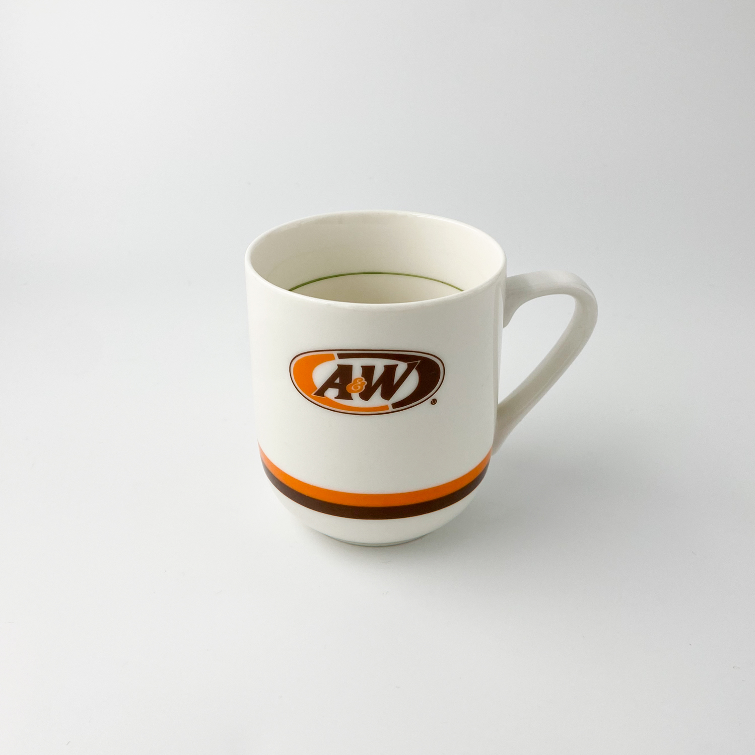 A&W マグカップ | Photo ©梶谷いこ