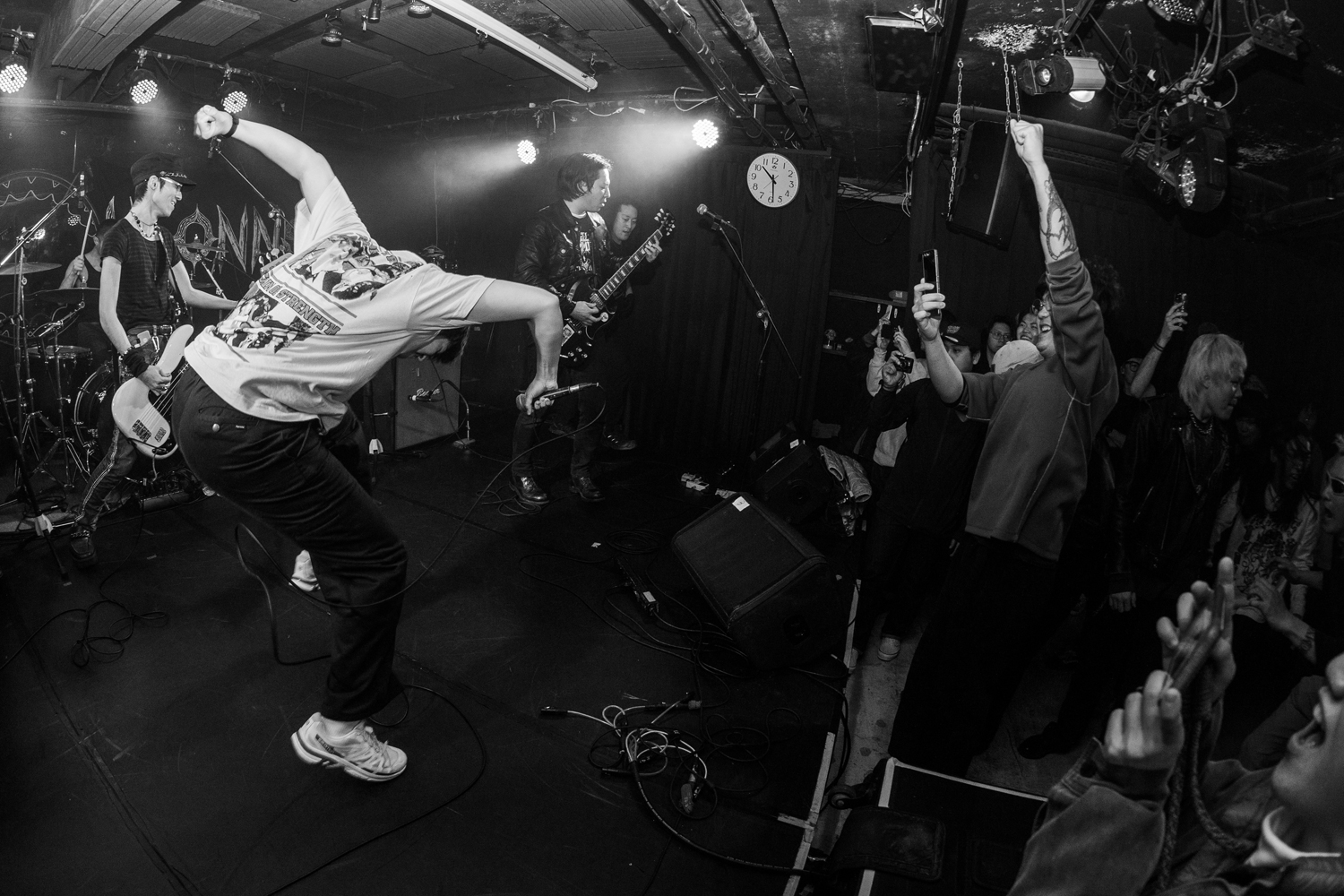 KLONNS feat. Winston from DEFEAT THE GIANT | Photo ©Willy Chen