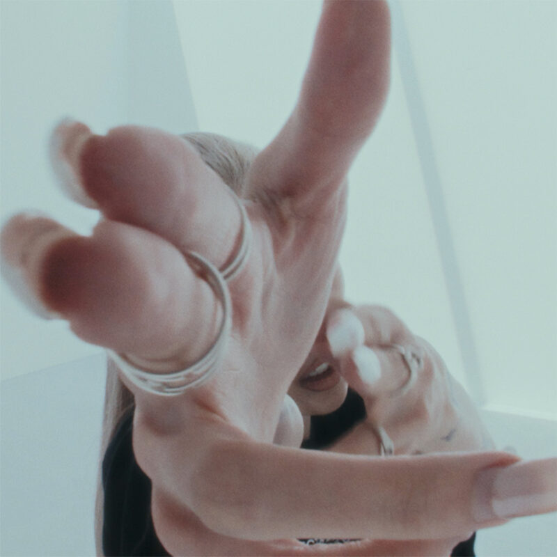 歌代ニーナ 'mood:bored'