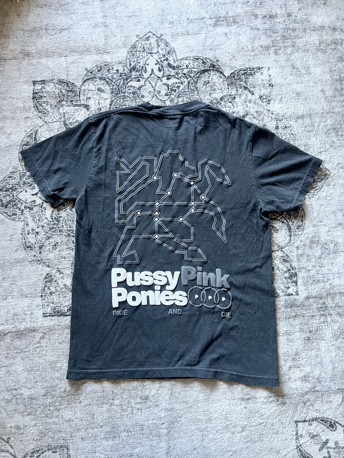 歌代ニーナ "Pussy Pink Ponies Squad" Tee