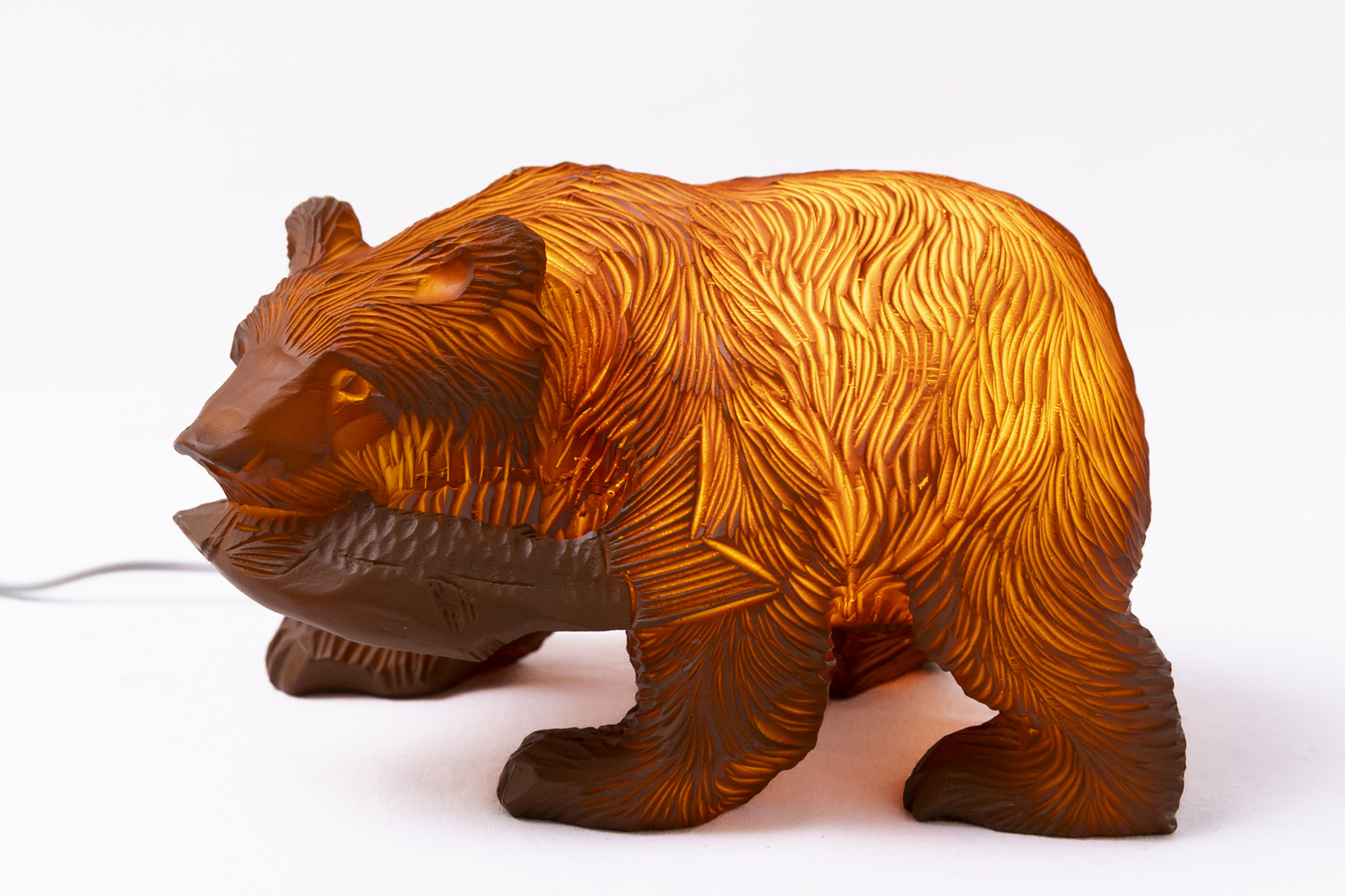 『木彫りの熊ライト』 | Photo ©畔柳純子