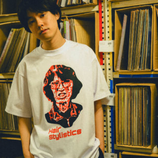 「中原昌也アートワーク Remix Tシャツコレクション」『Romance Hole』ショートスリーブ Remixed by 坂本慎太郎 | Photo ©寺沢美遊