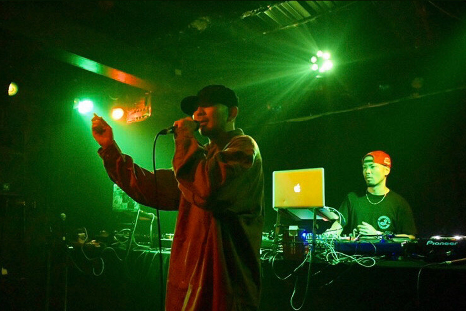 YUKSTA-ILL + MASS-HOLE