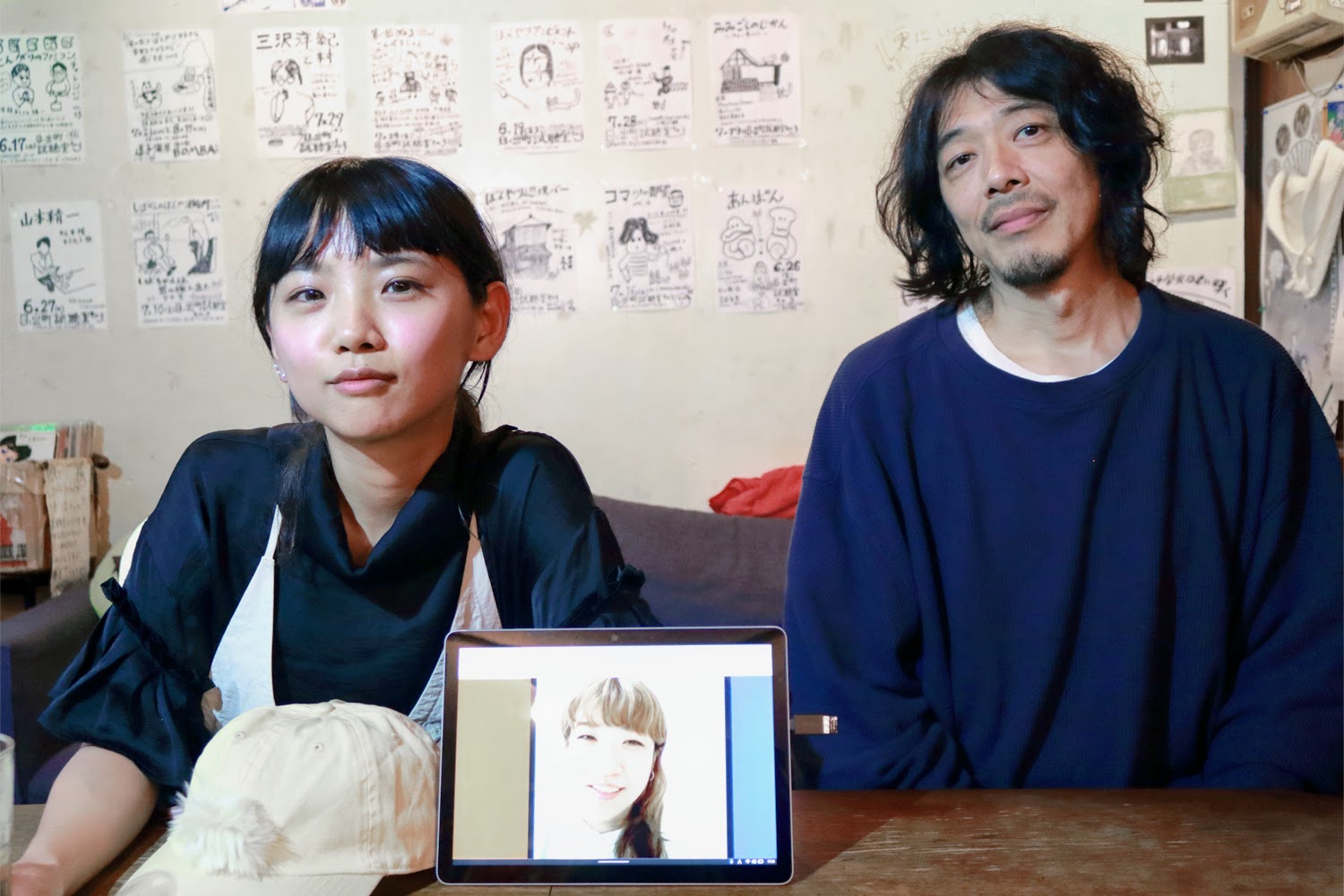 タカハシシカロ + 染谷 藍さん (ディスプレイ内) + 三沢洋紀 | Photo ©久保田千史