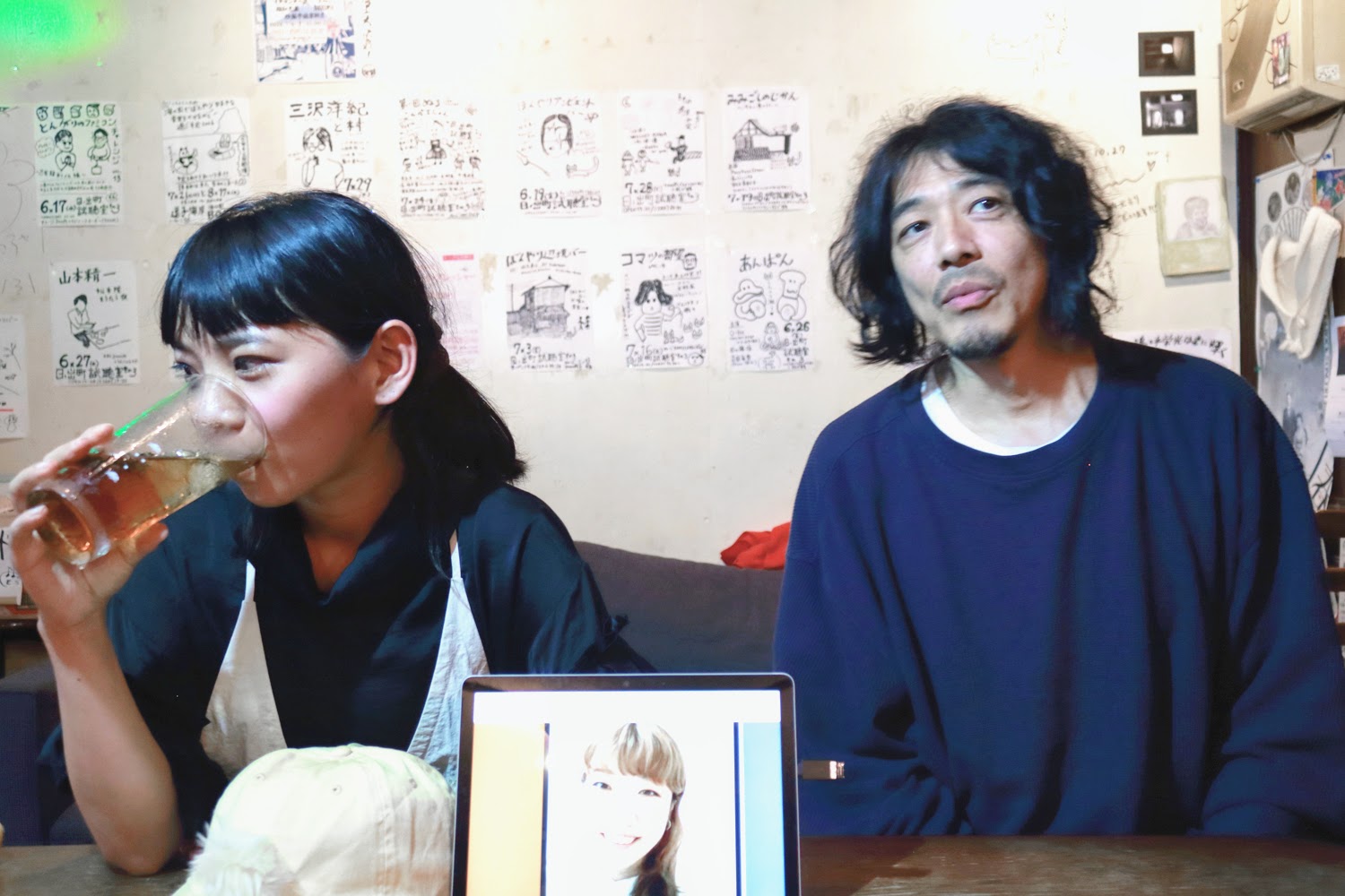タカハシシカロ + 染谷 藍さん (ディスプレイ内) + 三沢洋紀 | Photo ©久保田千史